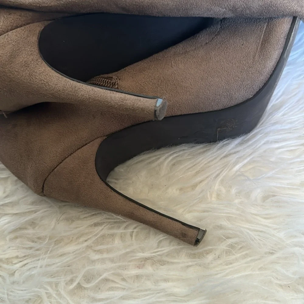 KNEE HIGH BOOTS